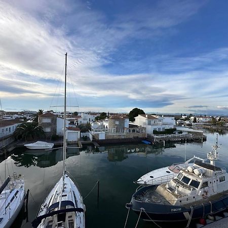 Ferienwohnung Apartamento En Roses Con Vistas Al Canal Y Piscina Exterior foto