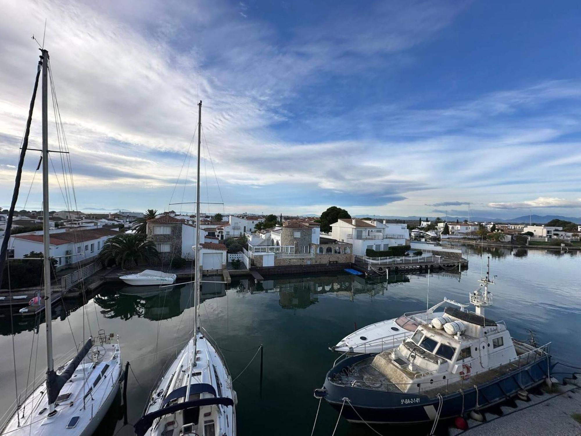 Ferienwohnung Apartamento En Roses Con Vistas Al Canal Y Piscina Exterior foto