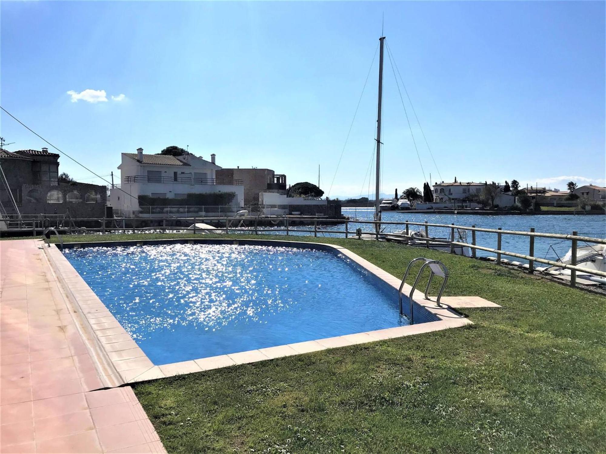 Ferienwohnung Apartamento En Roses Con Vistas Al Canal Y Piscina Exterior foto