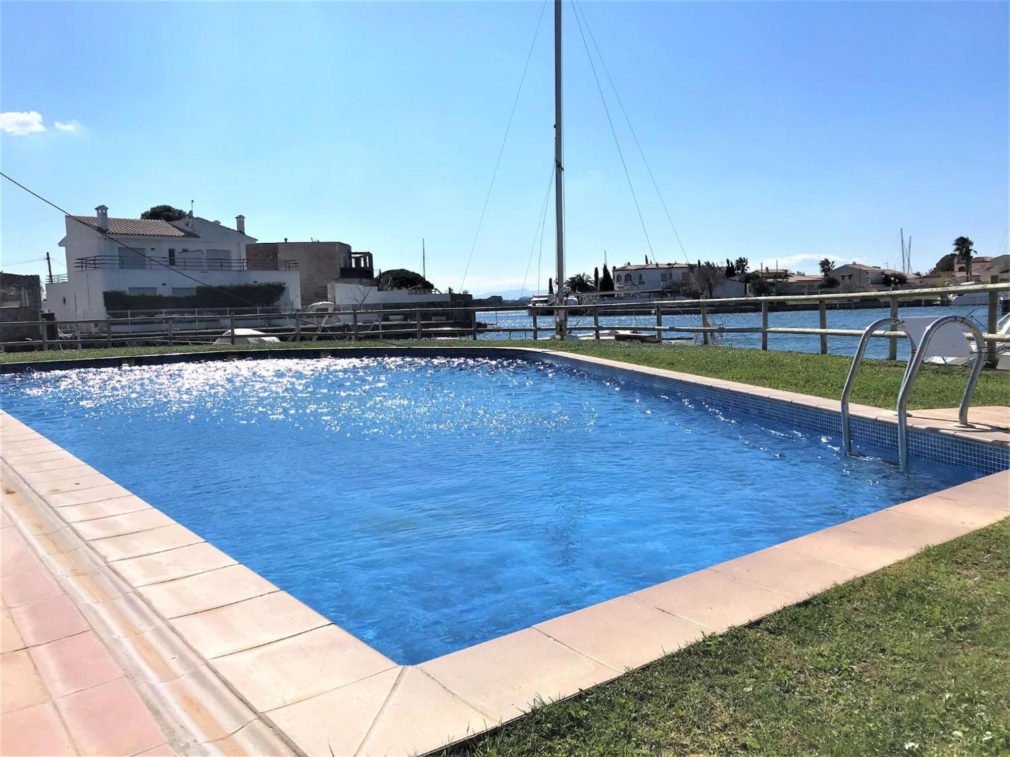 Ferienwohnung Apartamento En Roses Con Vistas Al Canal Y Piscina Exterior foto