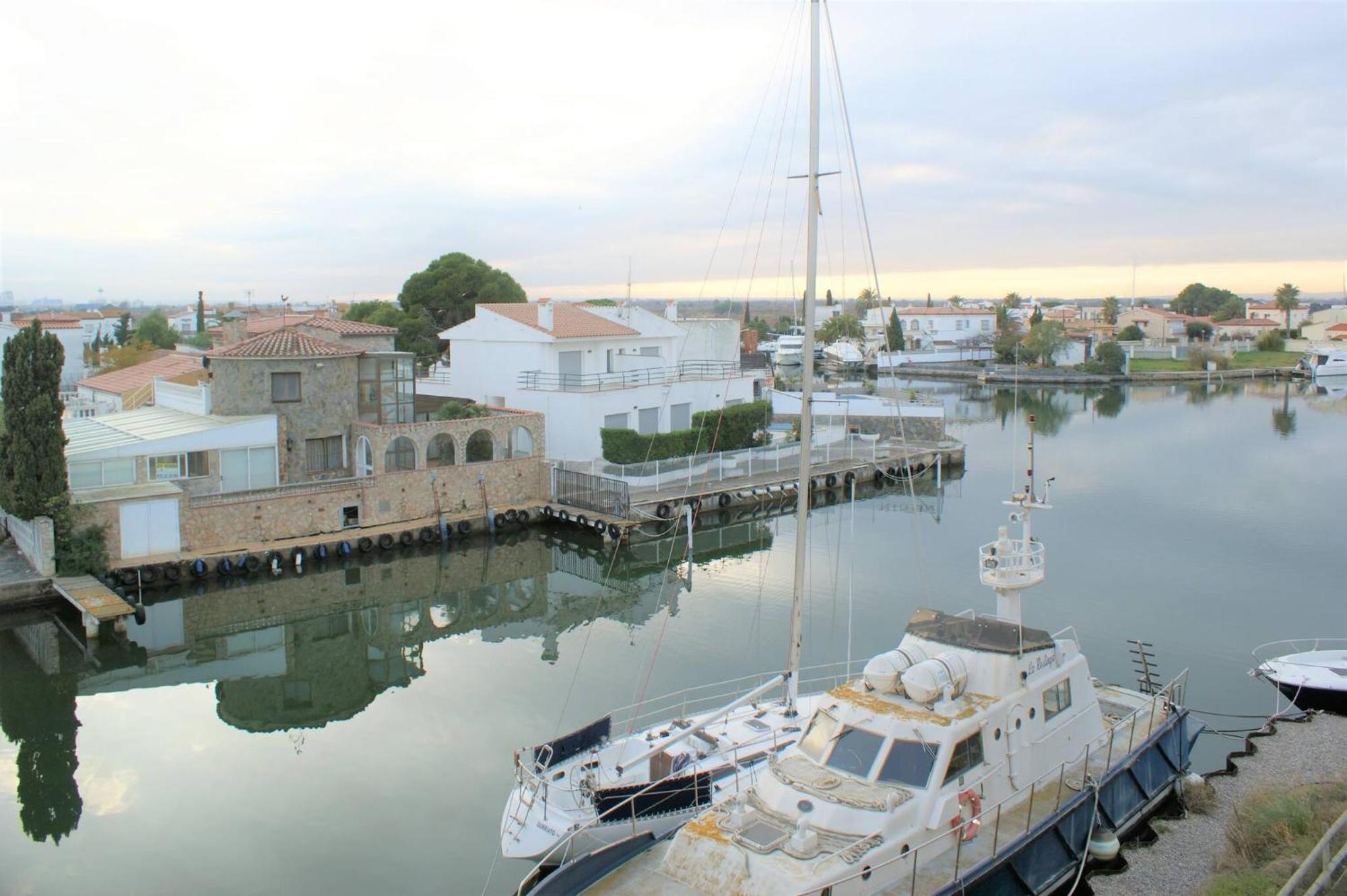 Ferienwohnung Apartamento En Roses Con Vistas Al Canal Y Piscina Exterior foto